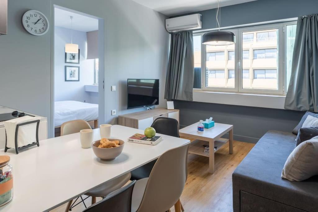 Apartment Cute, Bright And Cozy Flat 5 Min Walk To Acropolis