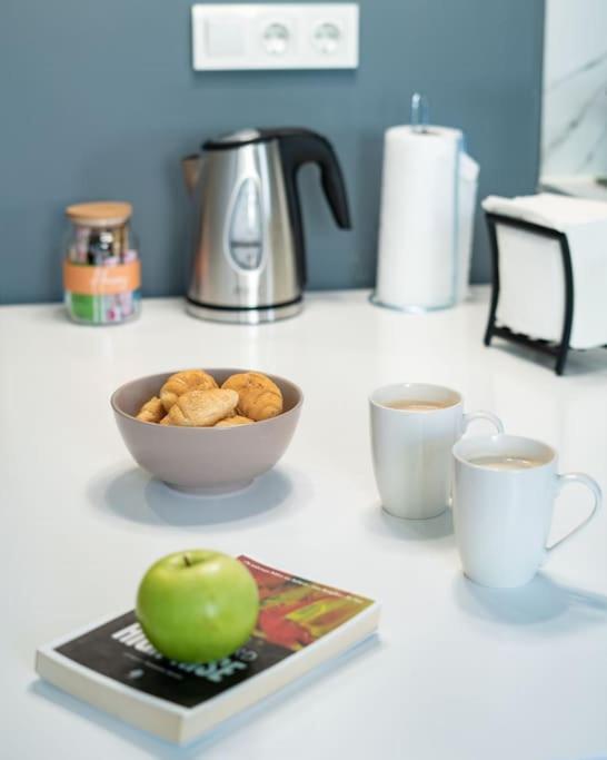 Cute, Bright And Cozy Flat 5 Min Walk To Acropolis * Athens